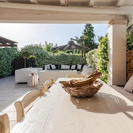 Terrace- Private Parking Design Relax & Comfort Villa